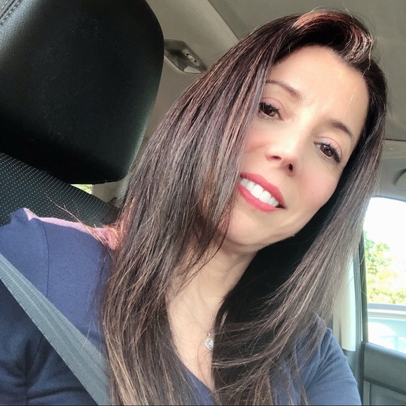 Meet your Posher, Cheryl - Picture 1 of 1